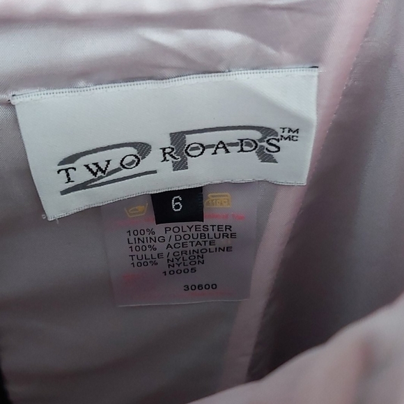 Formal gown - Picture 4 of 4